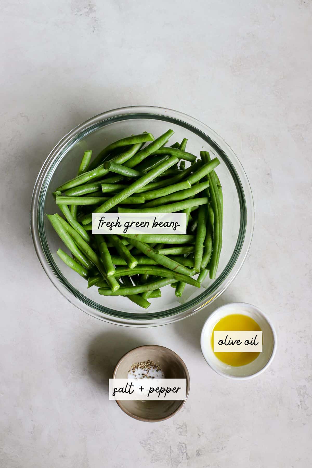Ingredients needed for air fryer green beans.